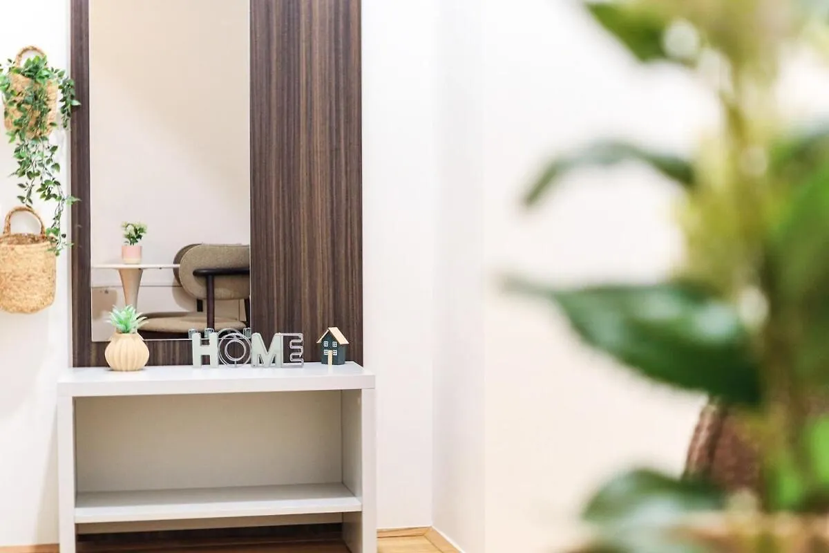 Apartment Grandeur - With Aircondition! Viena